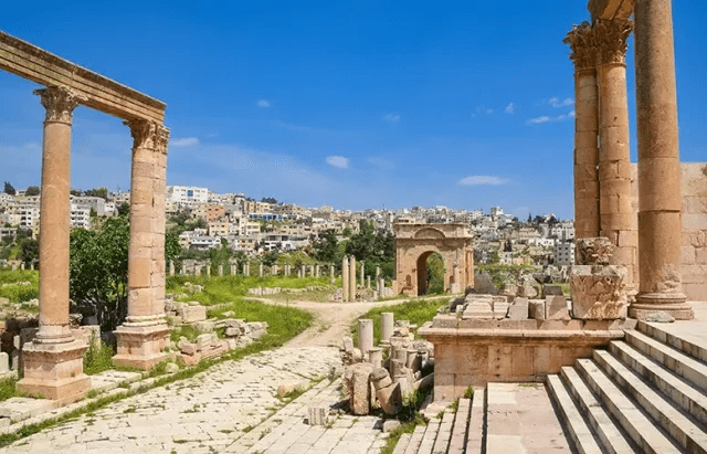 Visit Jerash with Zoor Tours - Travel Agency in Wadi Musa, Jordan