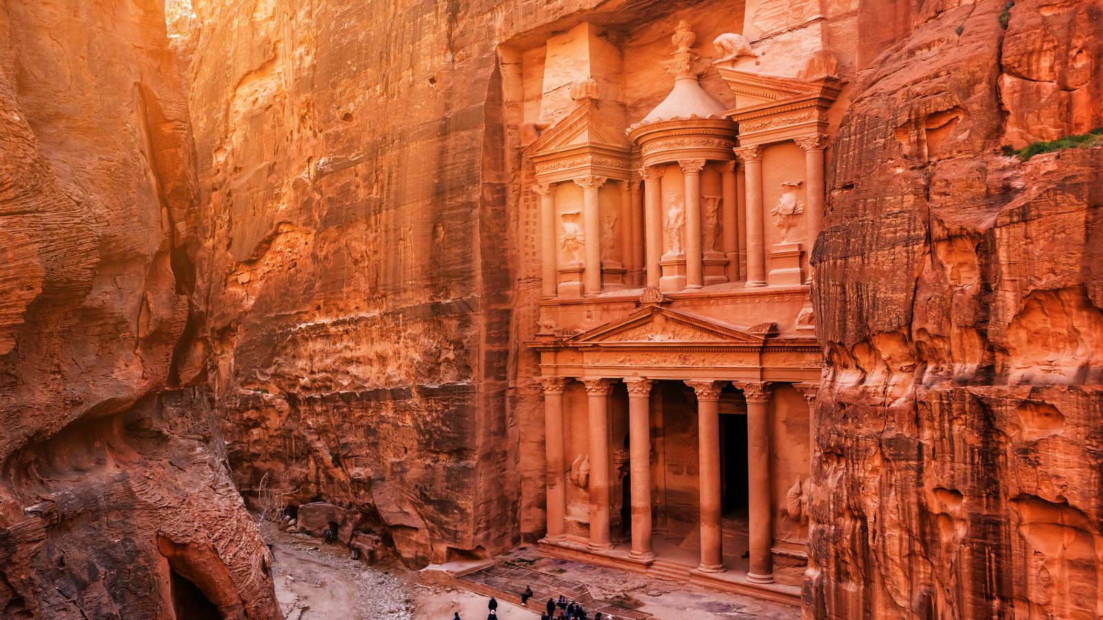 Best Time to Visit Petra: Because 45°C Is Not “Adventure