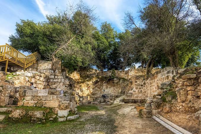 visit Tell Mar Elias with zoor tours